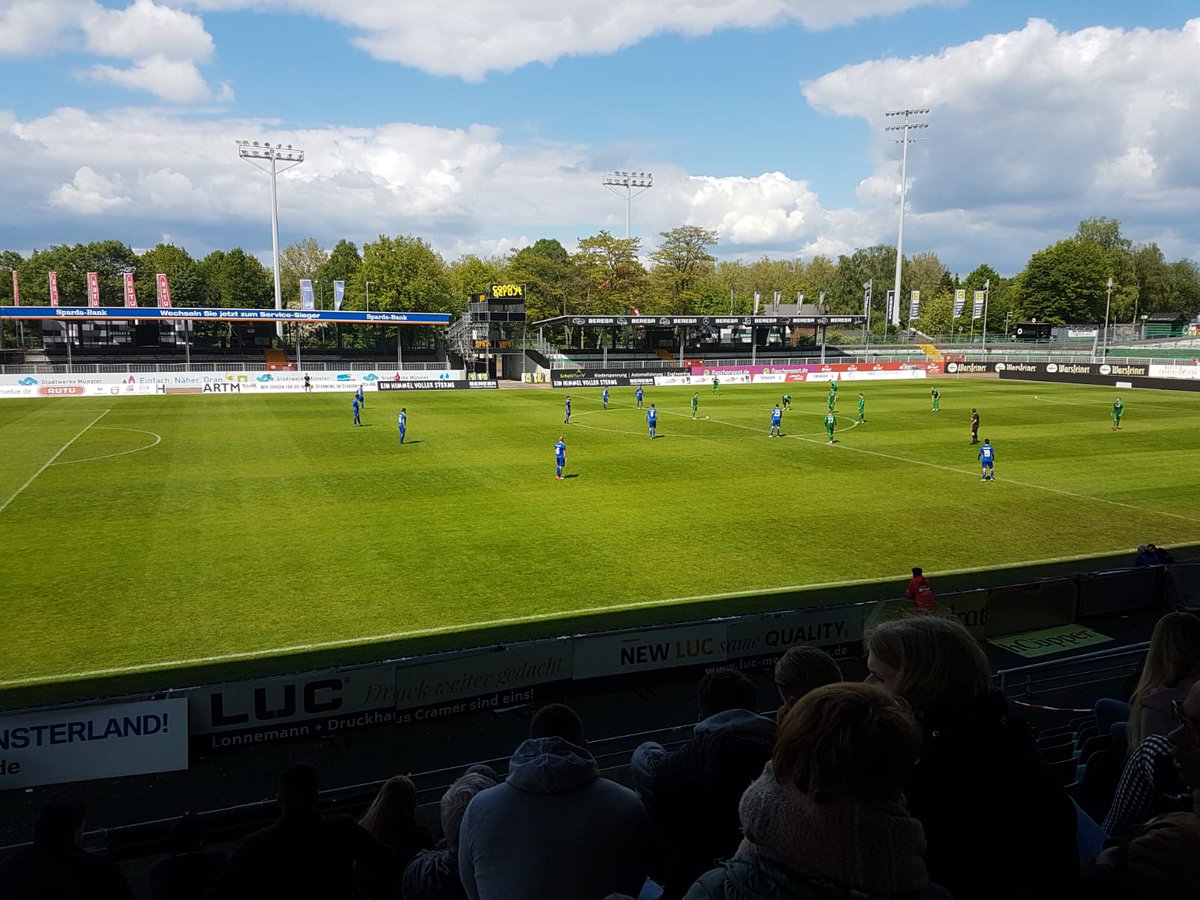 preuschau's tweet photo. Auf geht's - Die @Preussen06 #U23 kann heute gegen den @tushiltrup den Aufstieg fest machen.
Wir sind vor Ort und haben später Spielszenen, Interviews und hoffentlich Jubelbilder für euch #scptus https://t.co/4bGjS0beUD