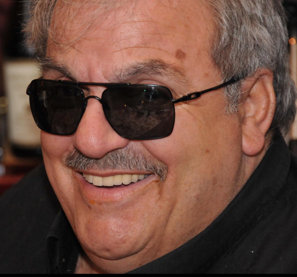joe_manniello's tweet image. A TRIBUTE TO MY DAD
It's Mother's Day, but all I can think about is my father, who passed away Monday night.
I wrote a eulogy to honor him at his funeral. My wife read it (twice, one at each session) because I was too emotional. I want to share some of it here.
Love you Dad