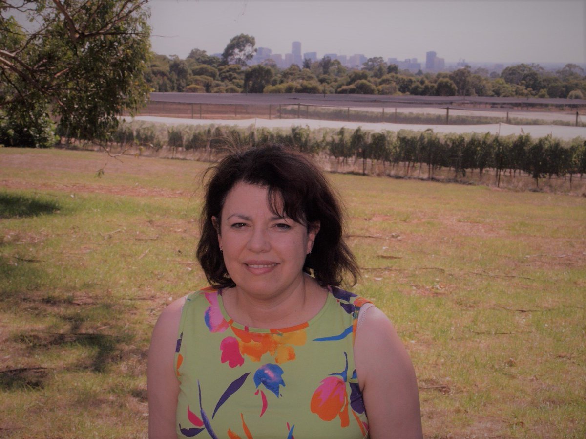 IBSstats's tweet photo. Helena Oakey, Senior Research Fellow @UniofAdelaide. ❤️'s Maths &amp; Science &amp; gets to work on data from studies of crops to improve their salt, drought &amp; disease tolerance @theGRDC @SAGISouth &amp; on the #ENDIAstudy to help find the causes of T1D @BetaCellCRE #IBSWomen #IBSSTATS https://t.co/WrJRIQRDiD