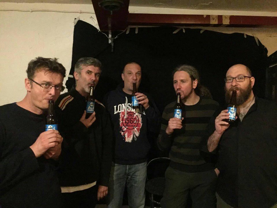 Prva klapa novog spota je snimanje klape, naravno. Lipo je imat ovako fine i pristojne prijatelje. A imamo i prvog sponzora u karijeri #LAB Split - Craft Brewery - BARBA! – u društvu sa Alejuandro Buendija, Vladimir Garić i Zdeslav Mišurac.