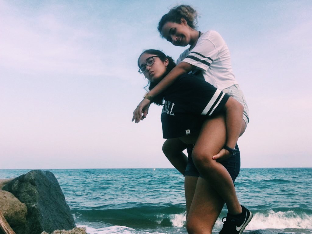 claudizblanco's tweet photo. Mañana es el cumple de esta petardilla y sigue pareciendo que tiene 4 añitos @juliaa_badaa 💙 https://t.co/h4l35M848q