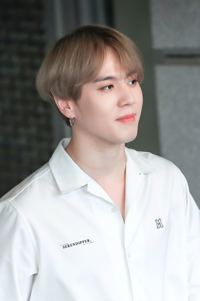 D6XsphXVUAAamvs.jpg:orig