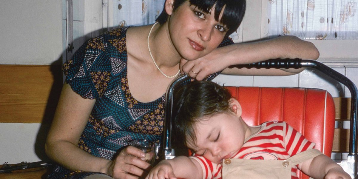 RefreshingReal's tweet photo. To the mamas who loved us through our cute phases AND our awkward phases, we salute you. Happy Mothers Day. https://t.co/GOuESso1k9