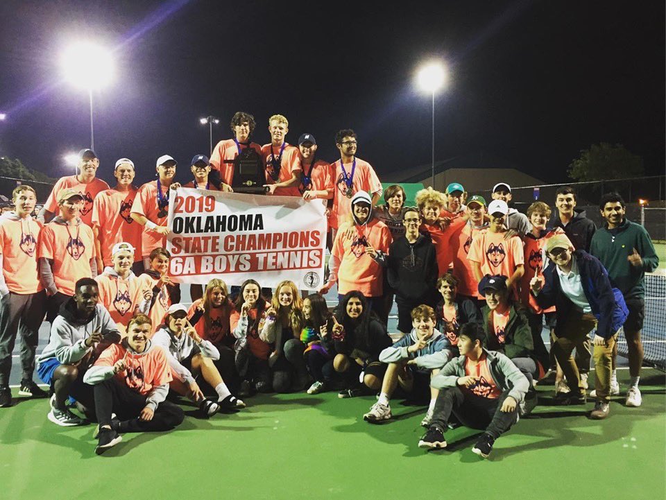 north_edmond's tweet photo. 🎾🎾Edmond North Boys Tennis wins their 2nd consecutive State Championship!!🎾🎾

@NunleyEPS @AaronAtTheSun @jacobunruh @okhsscores @okprepstv #HuskyNation https://t.co/dSGfDxyeeU