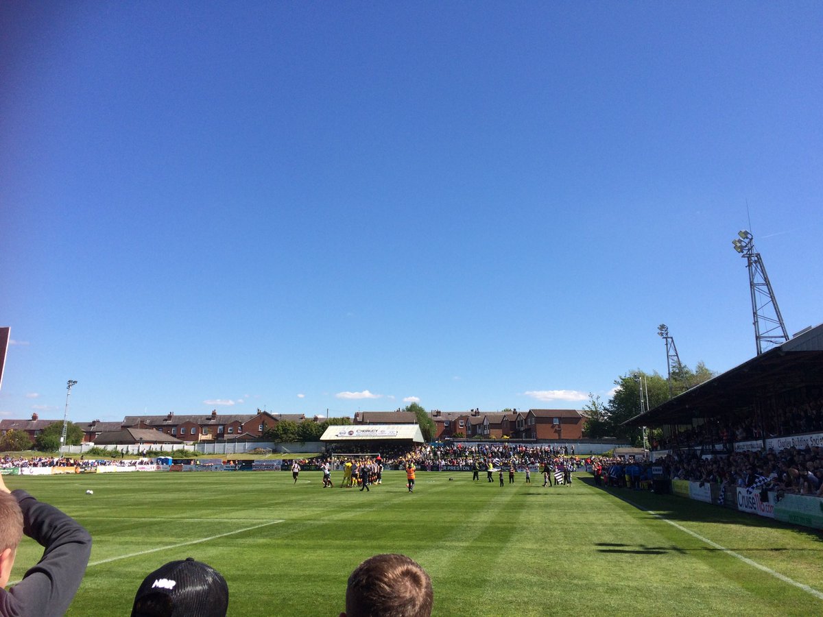 A fabulous day to see ⁦⁦<a href="/chorleyfc/">Chorley FC</a>⁩ go up!! 🤞 come on Magpies fly fly fly