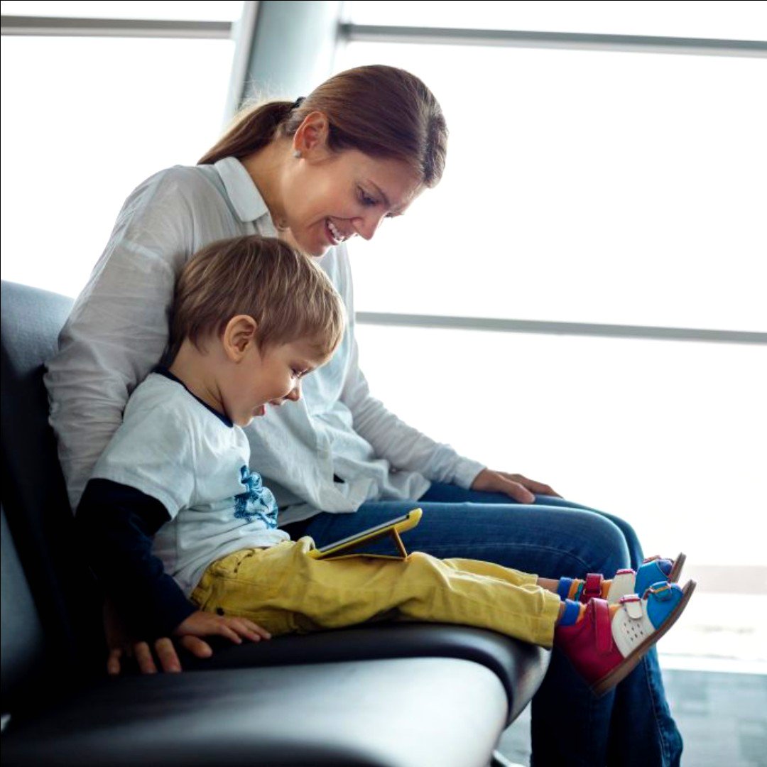 FlyViaAir's tweet image. 💘 #HappyMothersDay to all the #moms &amp;amp; moms to be! 

🎉 Today, we celebrate &amp;amp; thank you for all the times you've helped us soar our highest!

💐 We'd love to honor your #Mom today. Tag &amp;amp; share her best #MomAdvice below!  

#HappyMothersDay #MothersDay #MomQuotes #FlyViaAir