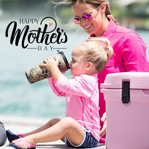 EngelCoolers's tweet photo. Happy Mother's Day from our family to yours
#mothersday #outdoormom #engelcoolers #prym1 #deermeatfordinner #deermom https://t.co/uLN0J1hHi5
