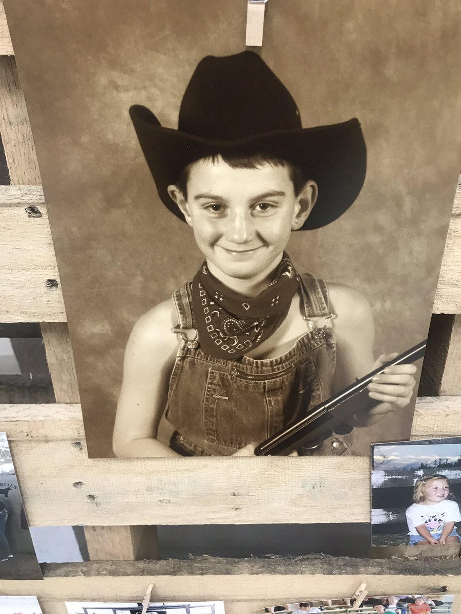 LynxWebster's tweet photo. Cause I’m a cowboy baby!  Love graduation pictures. https://t.co/6gbaBnkVwb