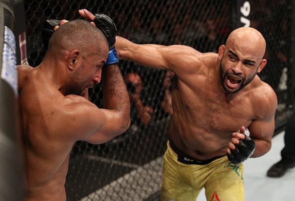 UFC_CA's tweet image. Who had the bigger KO at #UFC237? 

@WarlleyAlvesMMA or @Superman_Spann??