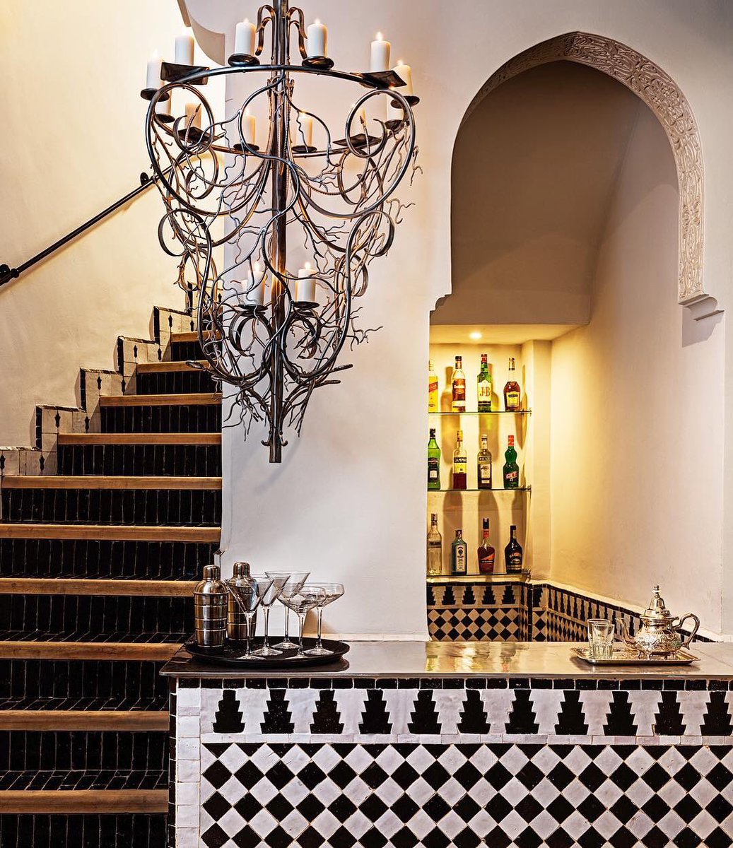 Start your dinner with a delicious #cocktail in our well-stocked #bar!