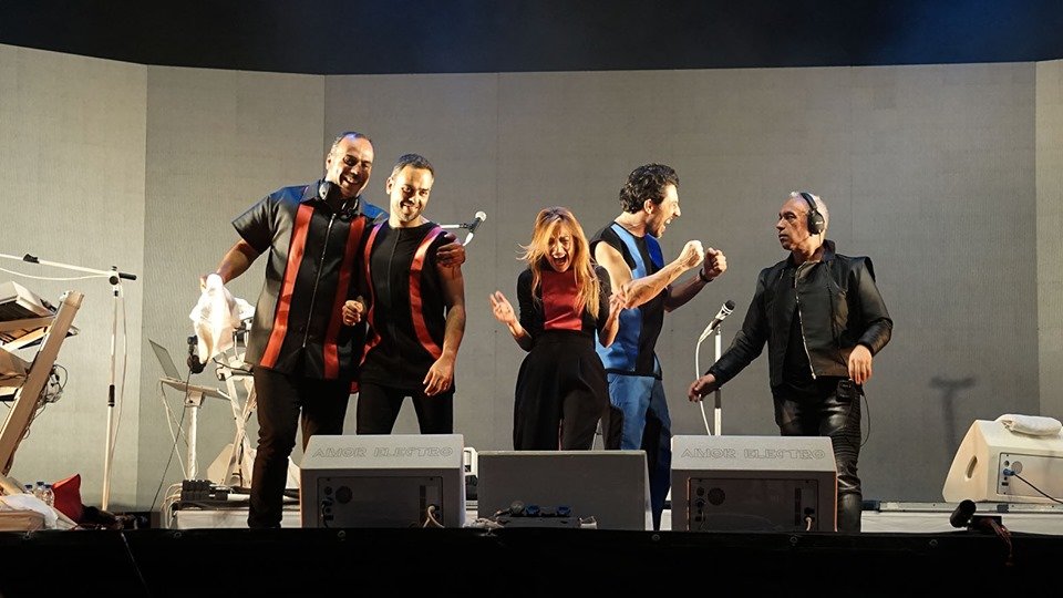 CFAmorElectro's tweet photo. Amor Electro
#amorelectro #marisaliz #tiagopaisdias #ruirechena #maruroramos #ricardovasconcelos https://t.co/CKkYueRzWi