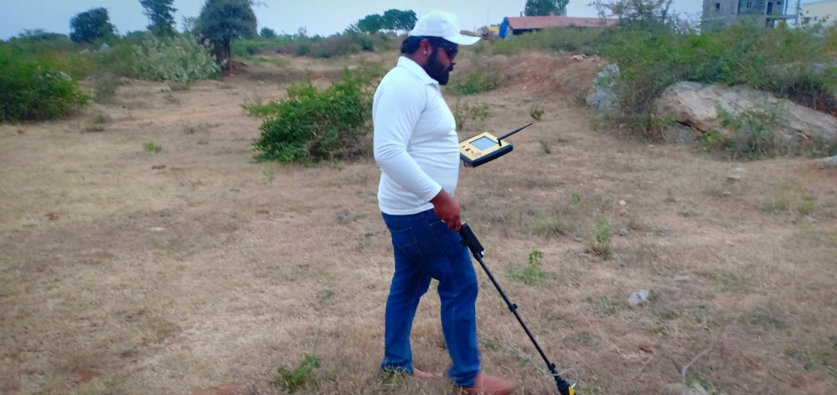 3Locators's tweet image. 3D Locators water Detector reaches 100+ users in 2018-2019 cycle. New update on geomagnetic sensing to be launched by July 2019