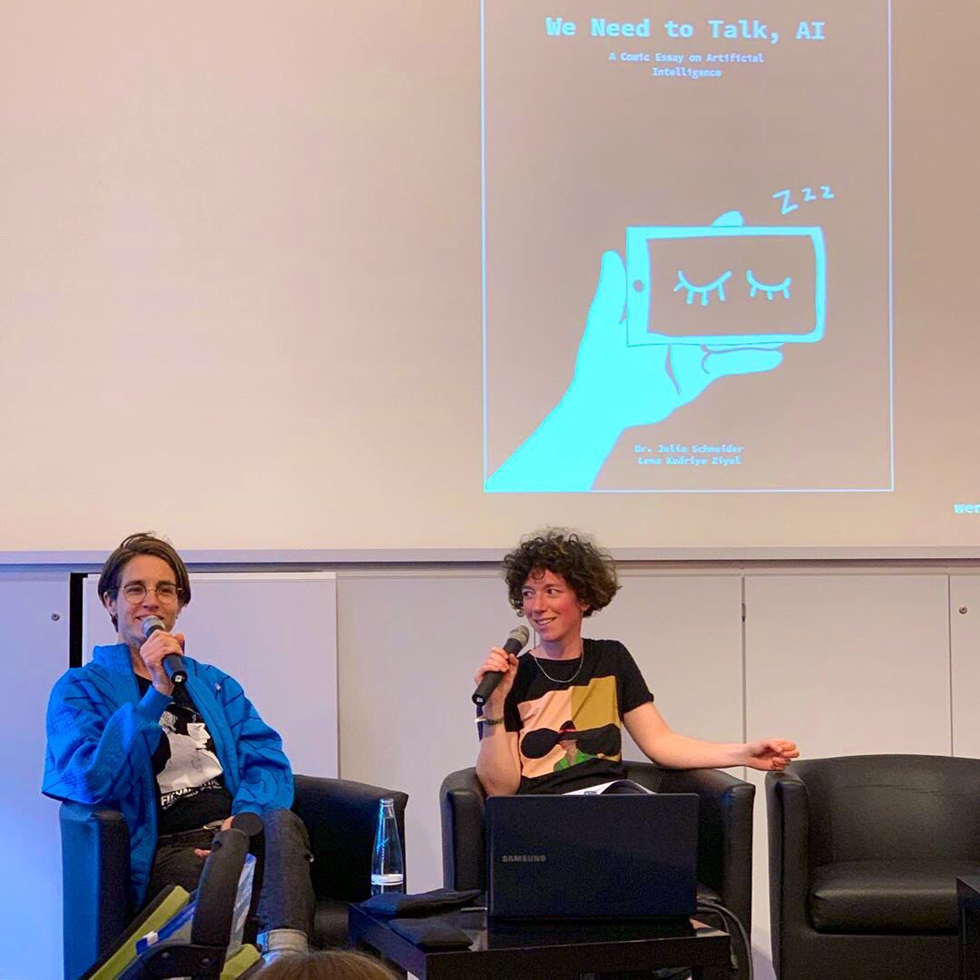 alias_eitel's tweet photo. Zum Abschluss der @comicinvasionb sprechen @Docjsnyder & @l_ziyal über den Entstehungsprozess ihres neuen #Comic Essays https://t.co/SvRN7pcqgx und ihren persönlichen Blick auf #KI - Offensichtlich haben sie Spass🤖 #CIB19 https://t.co/ogobCNMwHN