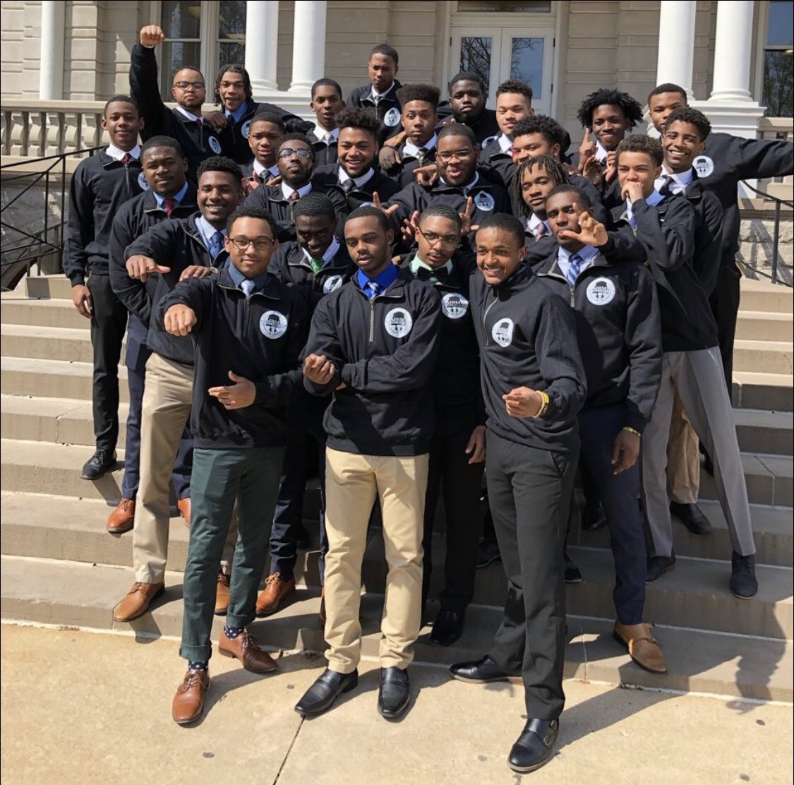 RealTB3's tweet photo. @MUBMI Itโs Been A Great Year With My Brothers โค๏ธ We Only Scratching The Surface Of Our Potential And Yโall Not Ready ! #mbmi22 #EraseAllLimitations https://t.co/IPCJZVTqv3