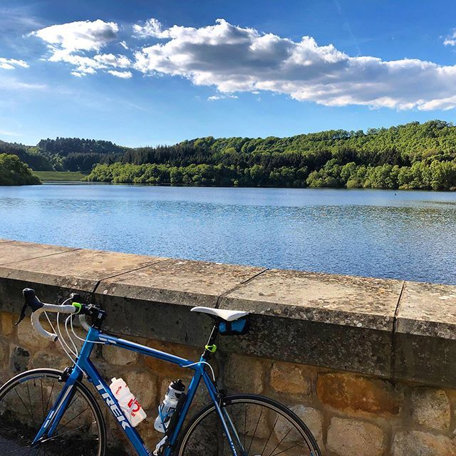 TheTonyKelly's tweet photo. Finally got out on my bike. Took a break from eating green flies to take in the views #Cycling #Bike #Sheffield #Yorkshire #PeakDistrict #TrekBikes #Trek #Tony2012 #Views https://t.co/N3N02BdFmz https://t.co/4s7GNDedp2