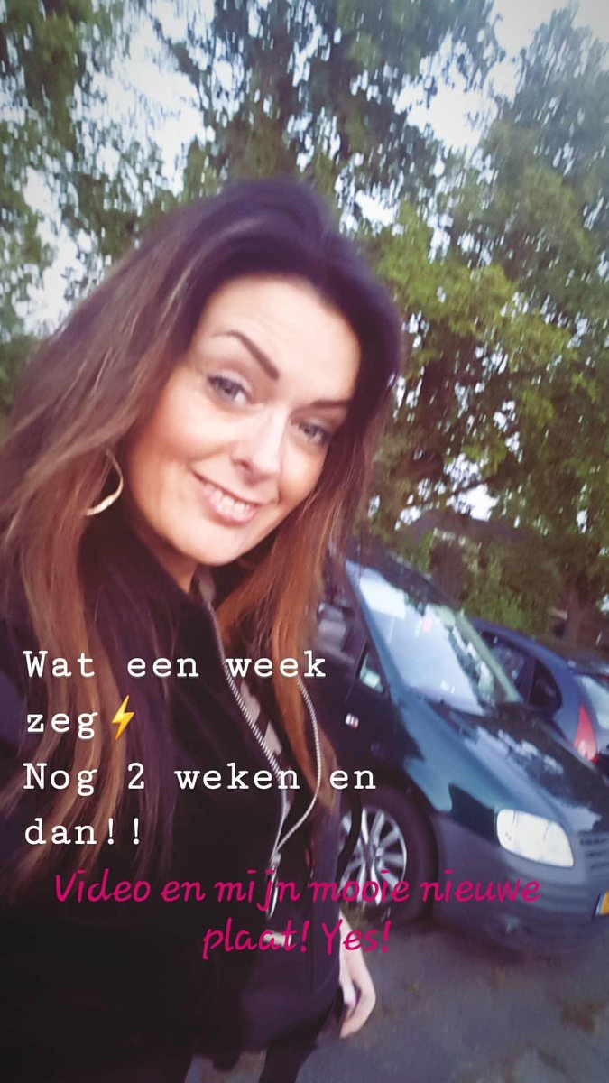 Essiesound's tweet photo. #artiest #estheralgra_ #onderneemster #music #2weken #3e #singel #video #blessed โค๏ธ #singing #boekings #essiesound #SmileMore https://t.co/sqqmkZL6V2