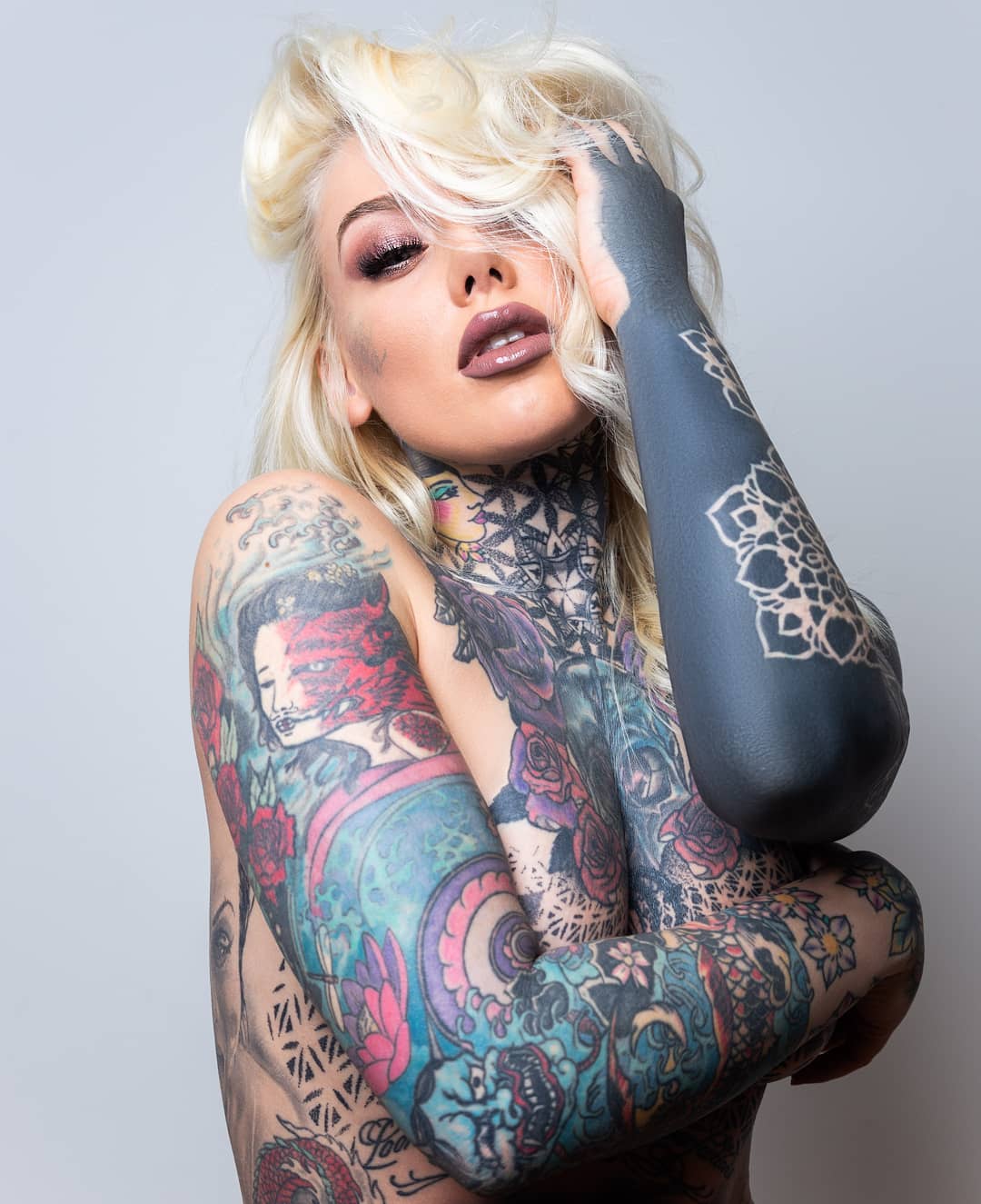 Lauren Brock пирсинг