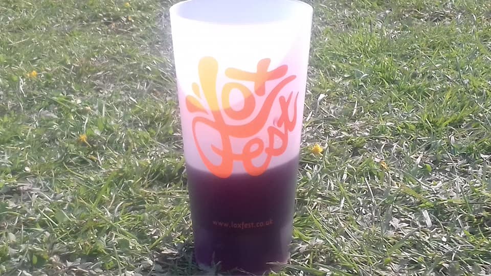 garethevans79's tweet photo. Well done to Loxwood Music &amp; Beer Festival organisers -  superb family-friendly festival raising money for Loxwood pre-school
As #PlasticFreeLoxwood @sascampaigns volunteers we were uber excited to see them selling #ecocups to reduce single-use plastics! 
#PlasticFreeCommunities https://t.co/lX7EZPNnbk