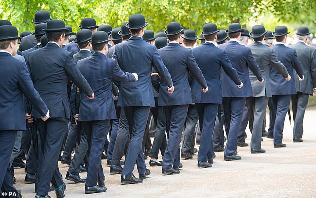 LDLightCav's tweet photo. Wonderful to see so many past and present friends at Cavalry Memorial parade this morning. The sun once again shines upon the Cavalry @BritishArmy @ClarenceHouse #CavMem ๐๐ฌ๐ง https://t.co/zCmoUDqCxy