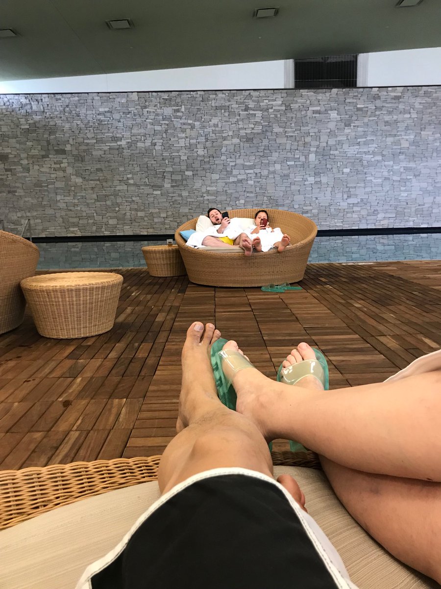 lman23's tweet photo. Chilaxing poolside on Mother’s Day. ⁦@Mangodin⁩ ⁦@kevkamin⁩ ⁦@DanaMangindin⁩ is in the lounge chair on the left. https://t.co/lSF13j0Rf9