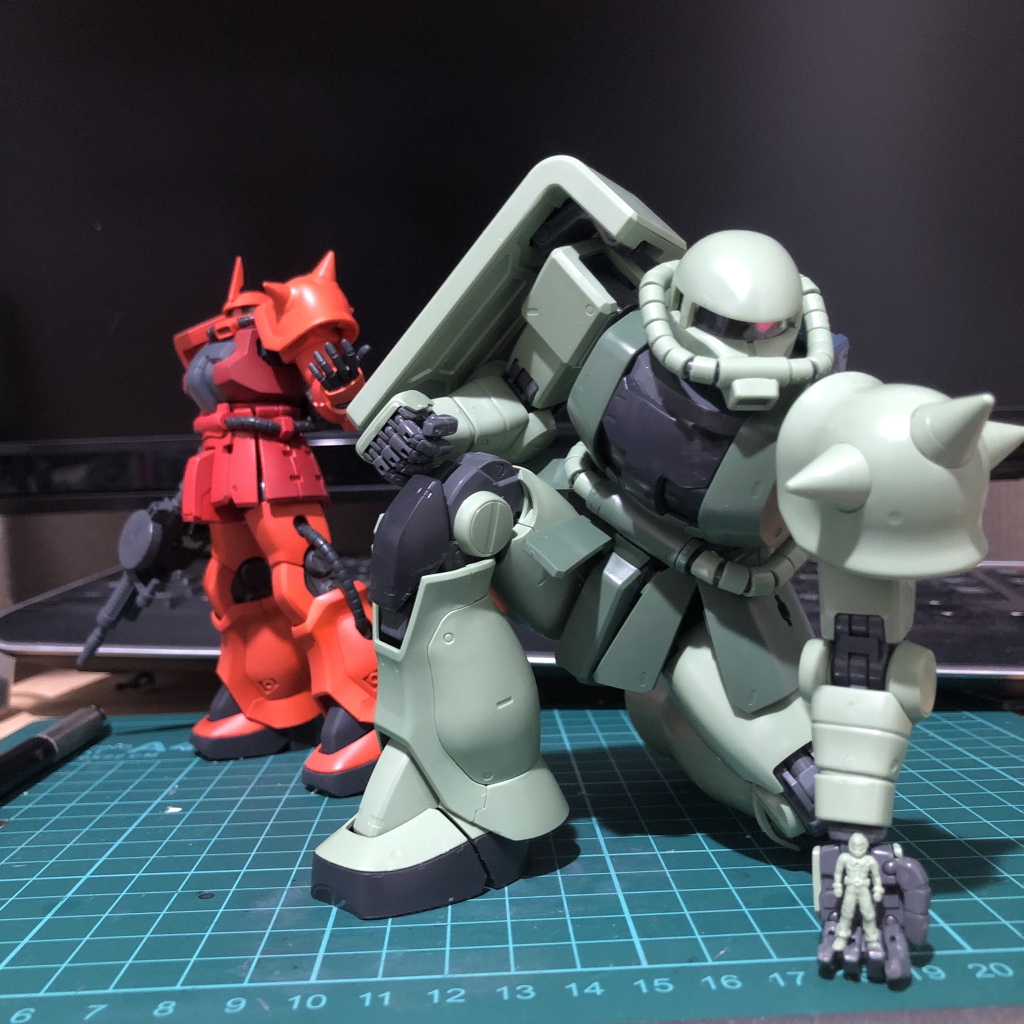 よこさん とりあえず 令和最初のガンプラ ザク本体が完成 Ver2なので このしゃがんだポーズをやりたかった カッコいいよー 隣は過去作のhguc シャア専用サグf2です 武器類と仕上げは後回しにして 次はガンスタさんの投稿用にコレを作ります よこさん とりあえず 令和最初のガンプラ ザク本体が完成 Ver2なので このしゃがんだポーズをやりたかった カッコいいよー 隣は過去作のhguc シャア専用サグf2です 武器類と仕上げは後回しにして 次はガンスタさんの投稿用にコレを作ります