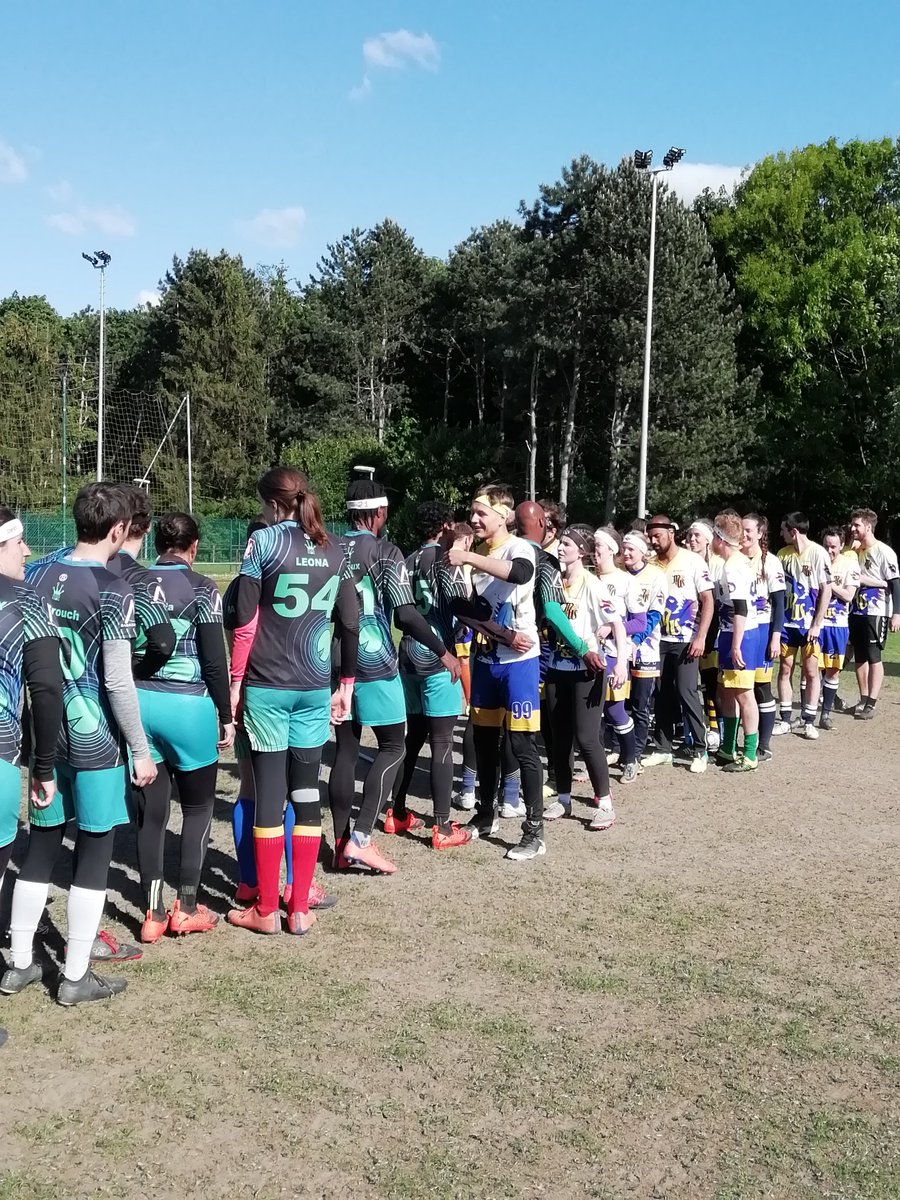 Fin de tournoi pour nous 🙄
On fonce soutenir les @titansquidditch pour la finale 🤞
#eqc2019 #quidditch #ParisFrogQuidditch
Munich 100*-90 Frog