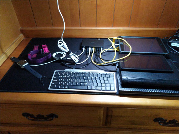 HiMrJordan's tweet photo. It's Synchronize Sunday at the homestead. Time to juice up everything as well. Loving the 10 port usb charger. #toomanydevices https://t.co/poXsYaijJE