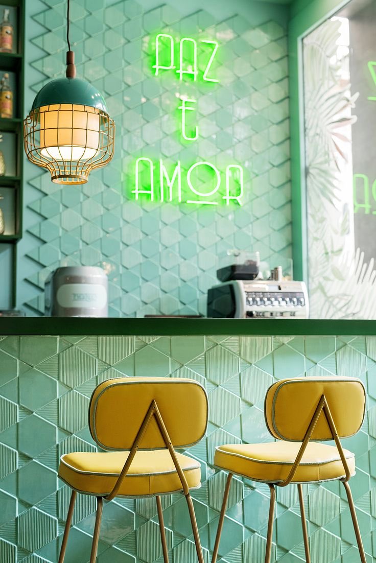 You know where to go when you are looking for #PazEAmor 💖
No matter when, where or how, on #Sunday you cannot quit your #Temakinho vibes! 
📍Join us in Milan, Rome, London, Ibiza