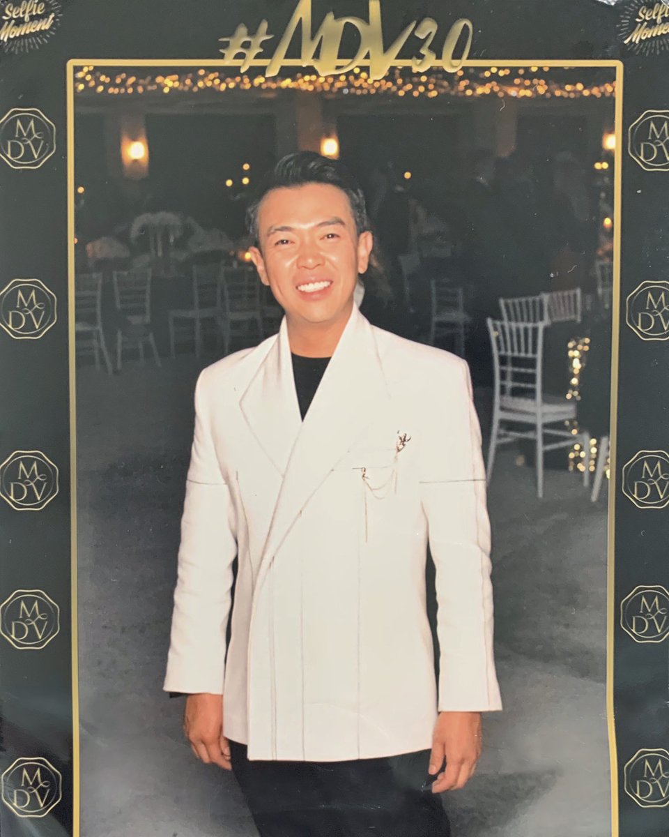 WonhoChung's tweet photo. I took a piece of Lebanon with me to Italy for #MarianoDiVaio’s epic #MDV30 birthday bash 🎈
.
Thank you @eliomoussallem for suiting me up in a lovely creation by @maison.je 🖤 https://t.co/hXgopYLG0P