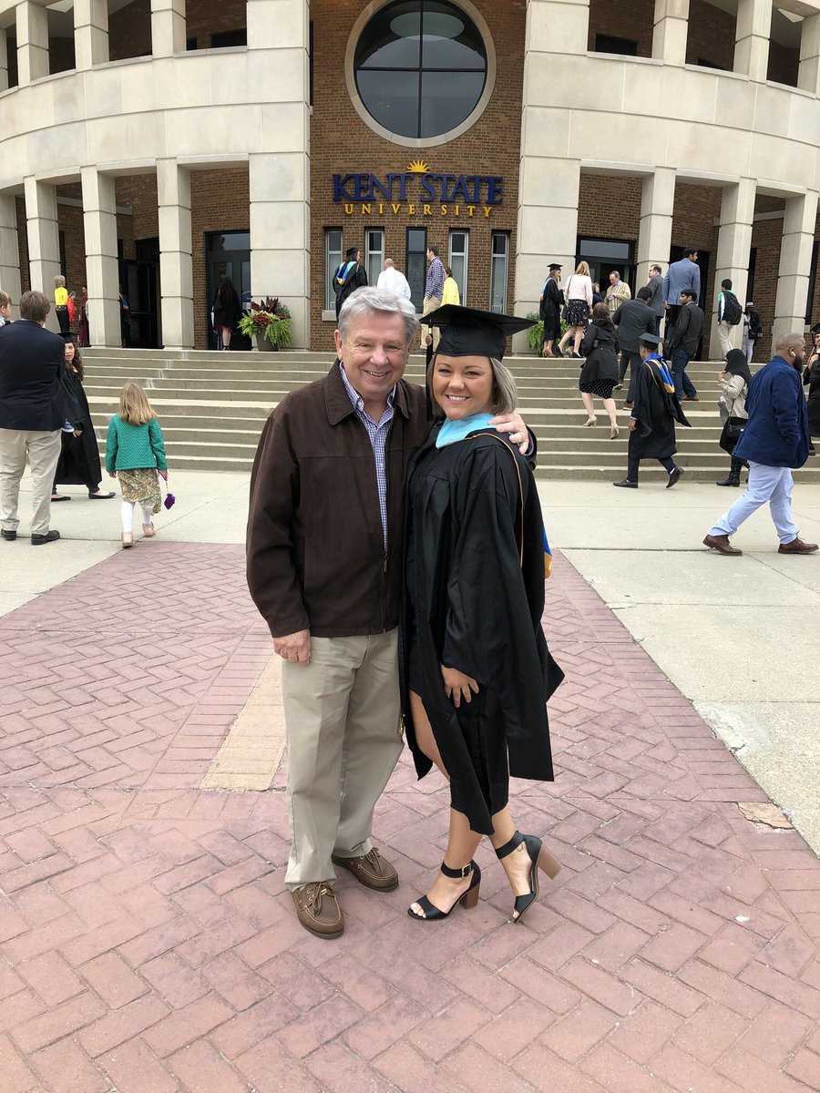 MsHartmanKHS's tweet photo. More grad pictures 👩🏼🎓 AA ✅ BA ✅ MA ✅ PhD... To be continued! #FlashesForever #MATFlash https://t.co/k6yaIvs3EL