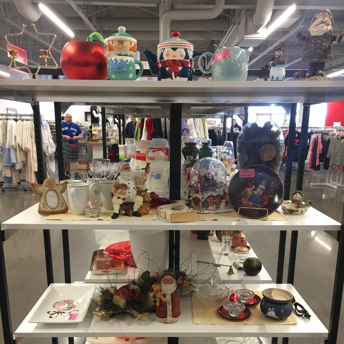 Being your Mom to #MissionMart today! We have a Pricer on Saturday’s now so lots of clothing is going out all day today! 265 Susie Lake Crescent- Open til 5:00.