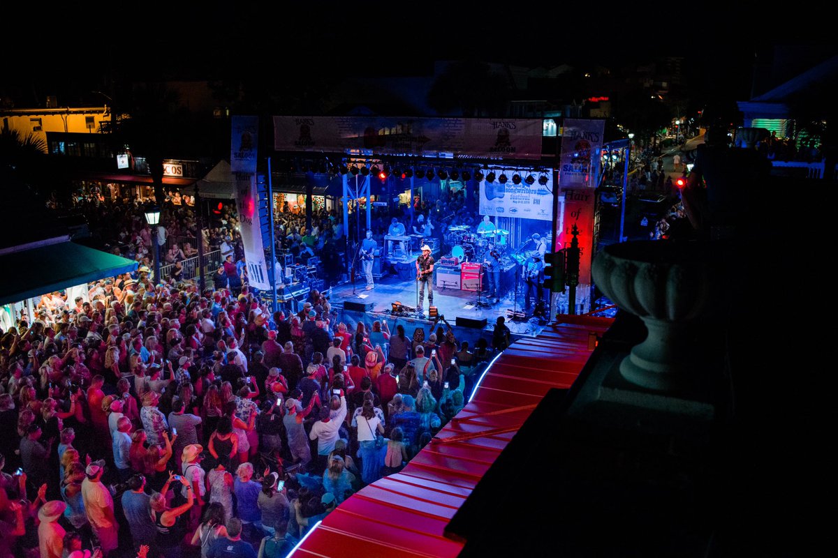 Brad Paisley tweet media