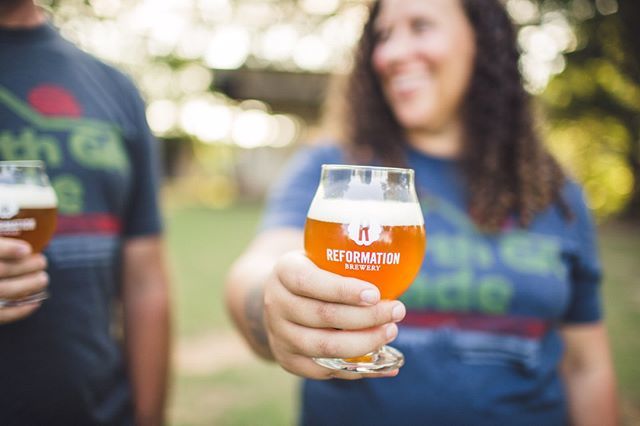 ReformationBrew's tweet photo. Raising a glass to all the mothers out there. Cheers to you!⠀

#setbeerfree #gabeer #mothersday #craftbeerlover #craftbeerdrinker #momslovebeer #georgiacraftbeer https://t.co/8o1EXYoEpJ https://t.co/DRuCdie4QU