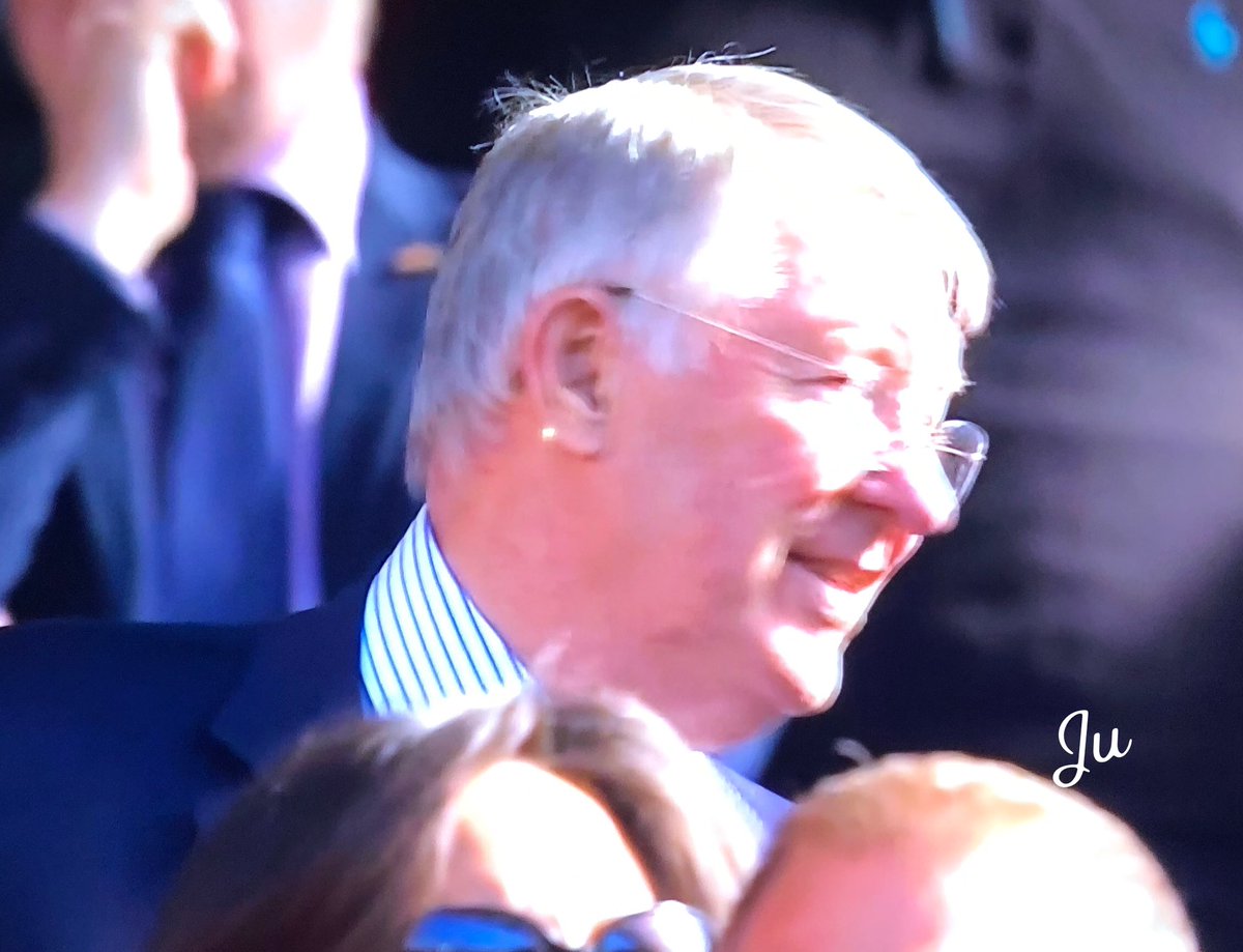 eeljuaeryung's tweet photo. Gnite glad this season is over #seasontoforget #lettherebuildbegin #summerclearout #siralex #MUFC ❤️🔴 https://t.co/qP8yb43ULk