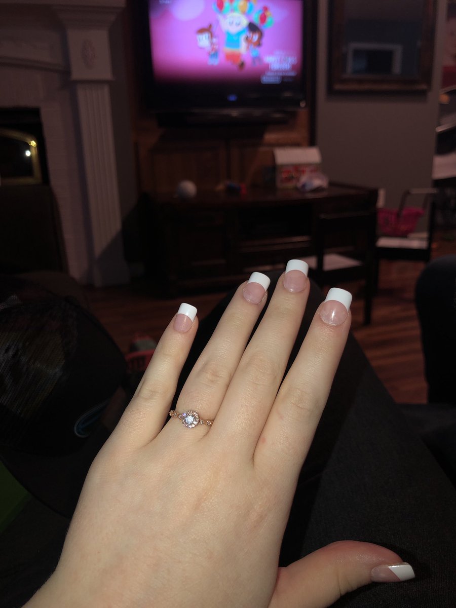 _heavynpoole_'s tweet photo. I’m an engaged women 💍💕 https://t.co/VNG8htSk3F