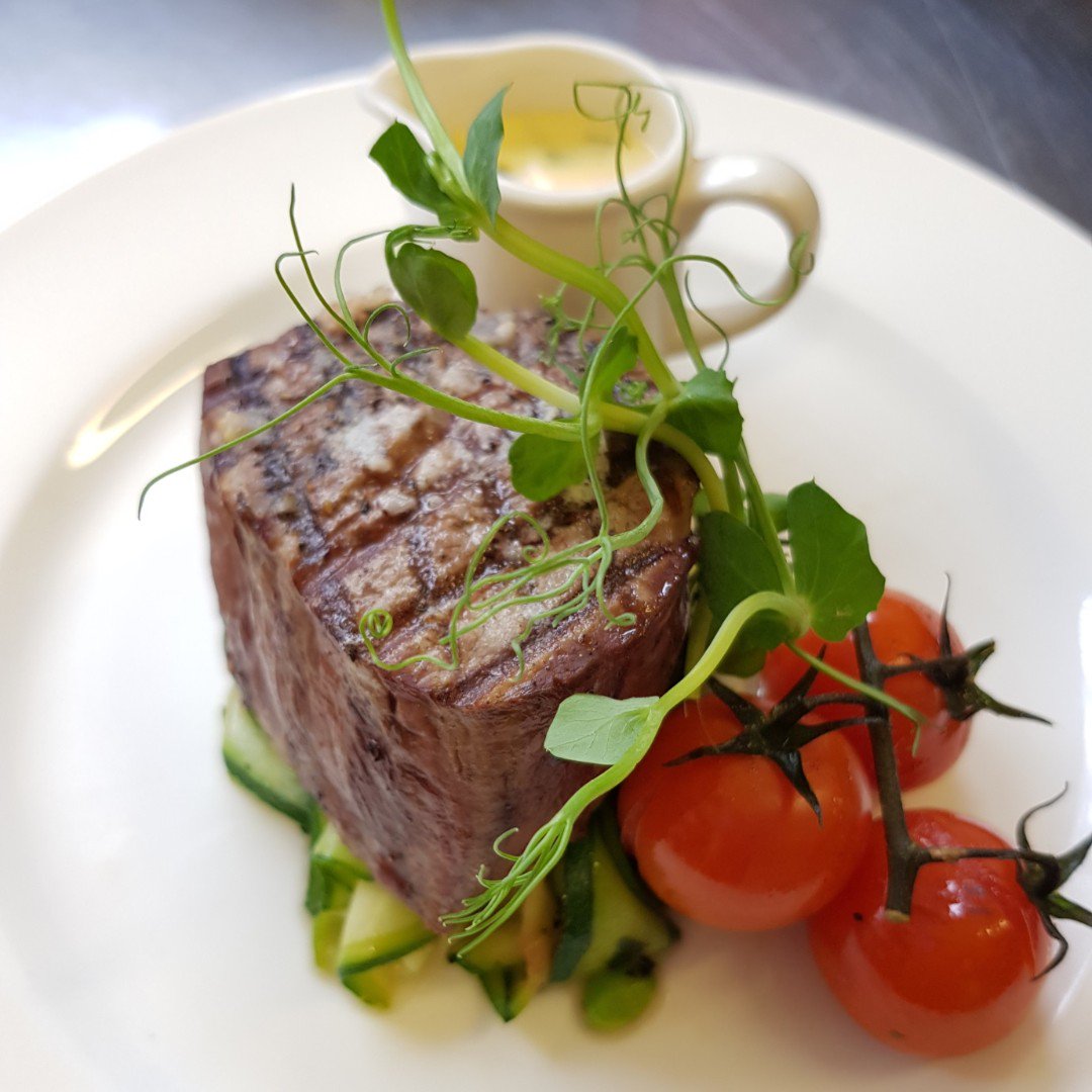 Sunday lunch, Yorkshire Party style!

#Sundaylunch #Roastbeef #Catering #Yorkshirebeef #Yorkshire