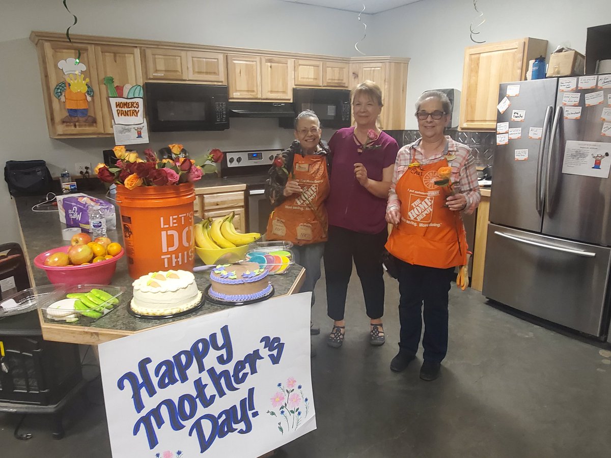 AmandaStamm2's tweet photo. Happy Mother's day to all our hard working Moms at 3105! We truly appreciate all you do! https://t.co/v2h4D2duSU