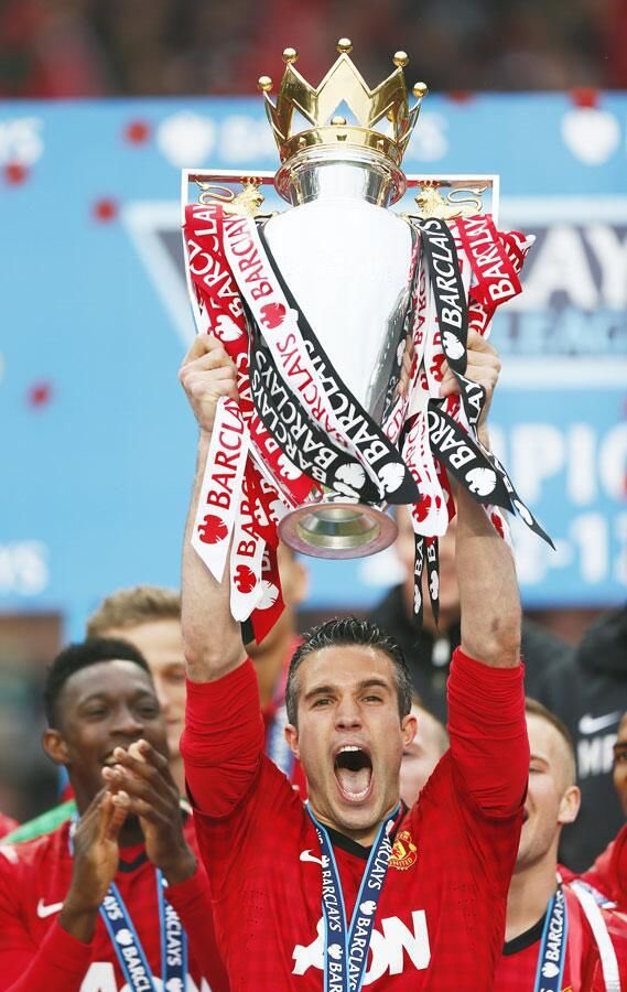 niallcollins91's tweet image. Happy retirement to RVP. Unplayable in 2012/13 and won the PL. Only 89 points though, the snivelling fraud #97points #LFC #YNWA #associatechampions