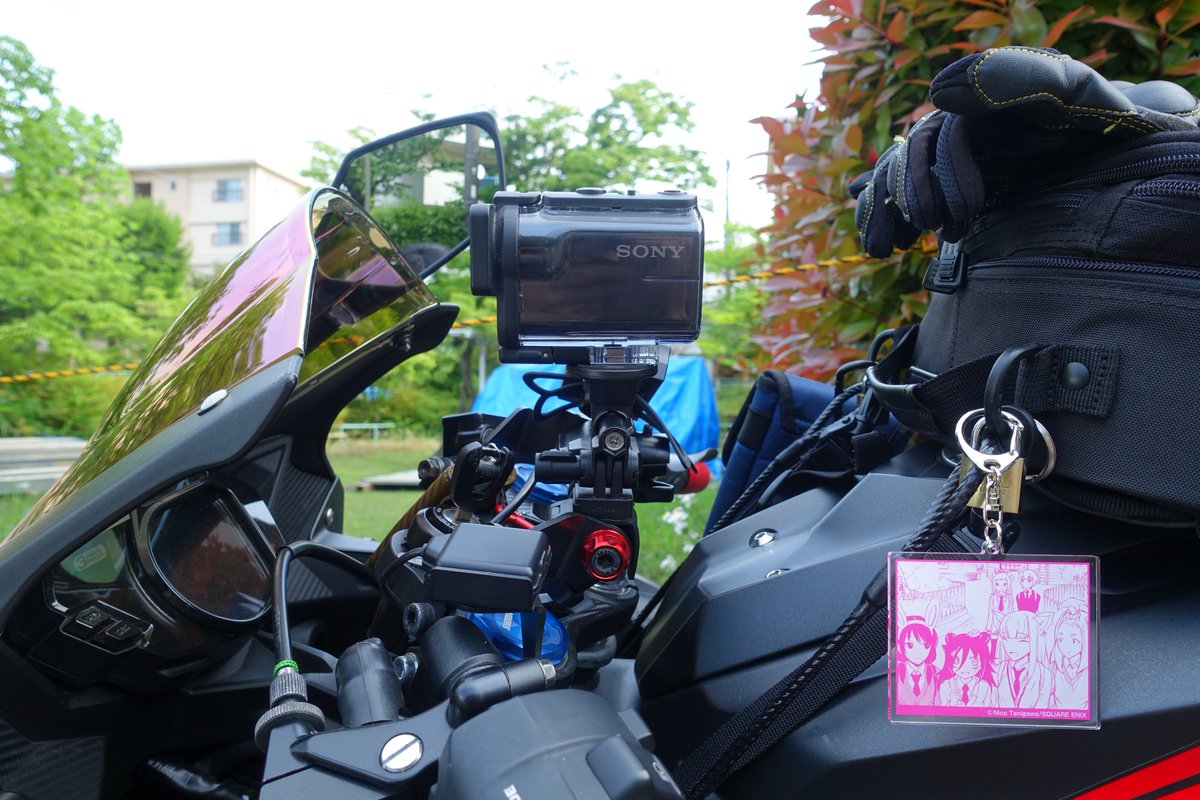 toro8's tweet image. ハンドルバーにも再設置してみたのですけど、この箇所だと振動が大きいかも…

#アクションカム #AS50
#バイク #CBR250RR