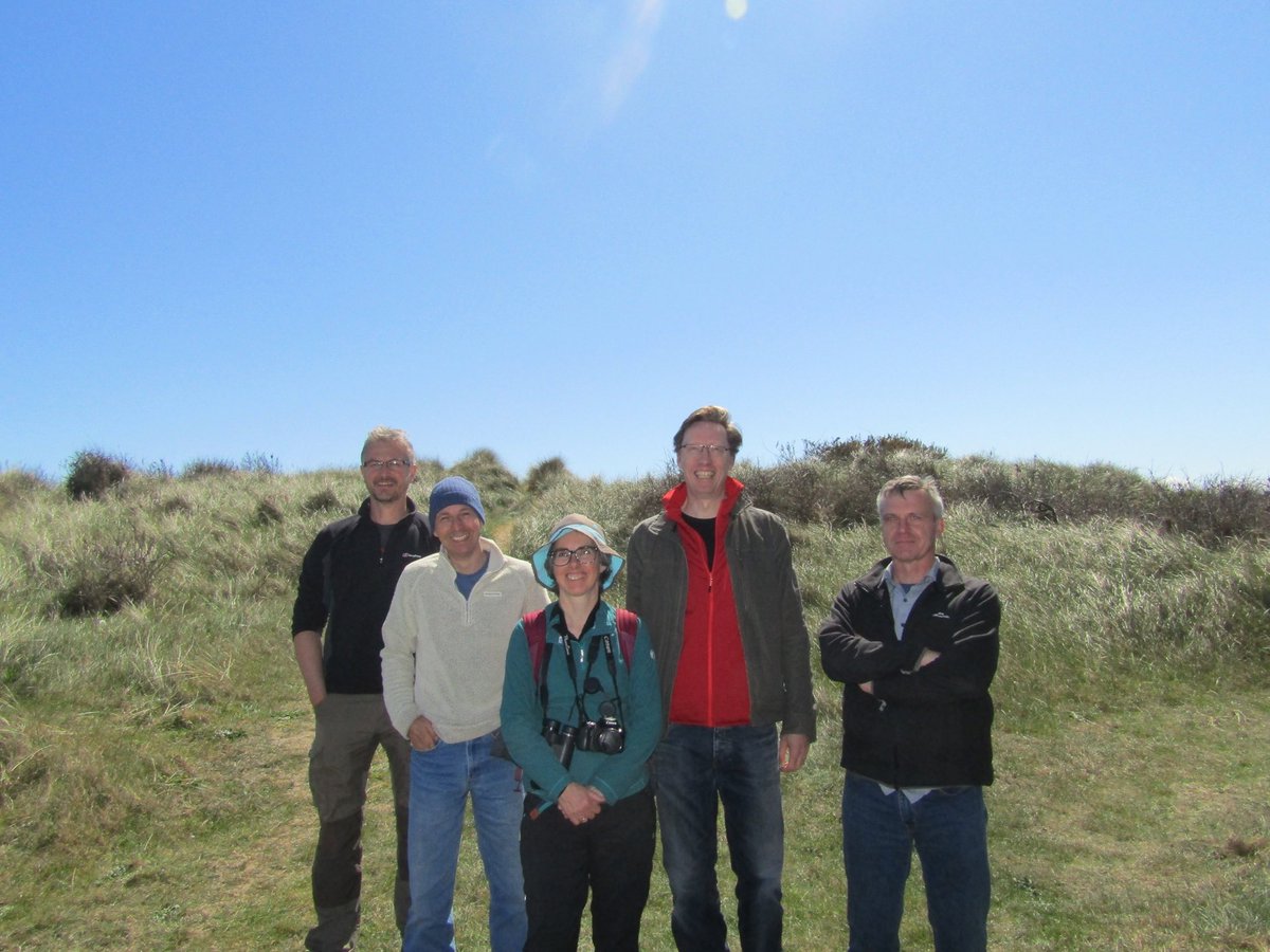 davelunt's tweet photo. The @EvoHull lab from 2001 reunion! #spurnlighthouse https://t.co/4oSh1yCjtQ