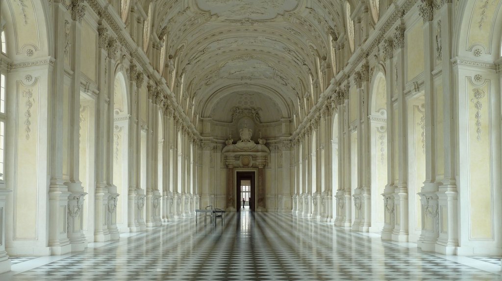 rhinofloor's tweet photo. This weeks Famous Floors of the World is La Galleria Grande, Palazzo Venaria in #Turin. Described as 18th century, it's in fact a 1995 replica of original, moved in 1837 to nearby Royal Armoury. Recreate your own #chequerboard look in your home with Rhinofloor’s Pisa #flooring. https://t.co/VLu5RRpaPb