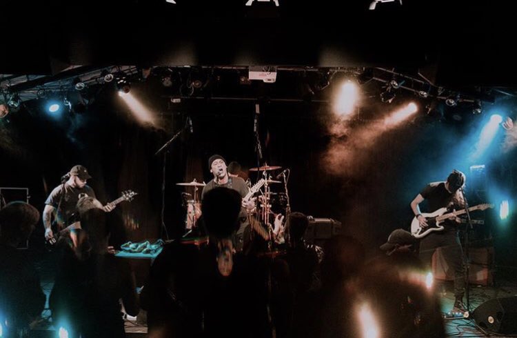 <a href="/hangtightband/">Hang Tight</a> is coming this way. catch them saturday ripping a sick gig at The Ballet Haus🤟🏽🤟🏽

tickets: bit.ly/hangtightinerie

📸 Marc Singer