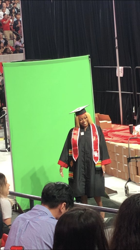CarlaMichelleW's tweet photo. AND THEIR OFF! 😭
Both of you have been such amazing friends, and I’m so proud to have seen you guys walk today! Now the real journey begins! 💛💛💛 
#OffToDoGREATThings 
#CongratsGrads
#GoCoogs https://t.co/2W8ZomR39Q