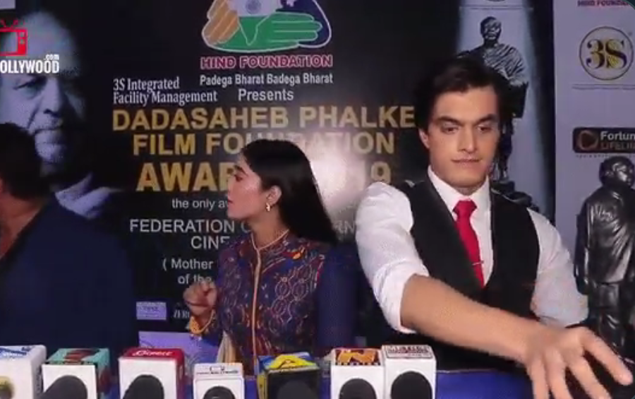 Possessive-Oi, himmat kaise hui hamari trophies ko alag karne ki?His girl, their trophies. Not separating them isn't a request, it's an order. Cuz no gap policy is not just for pics but their awards tooReporter moved 1, he put it back&glared #yrkkh  #shivin  #shivinfeels