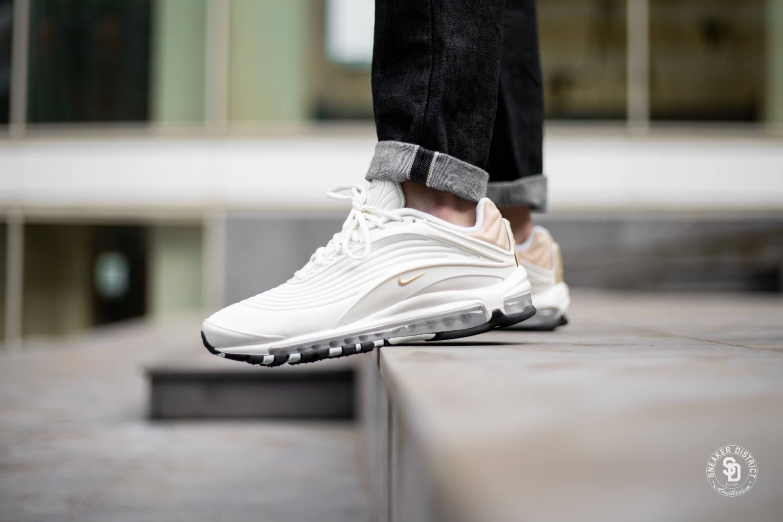 nike air max deluxe desert ore