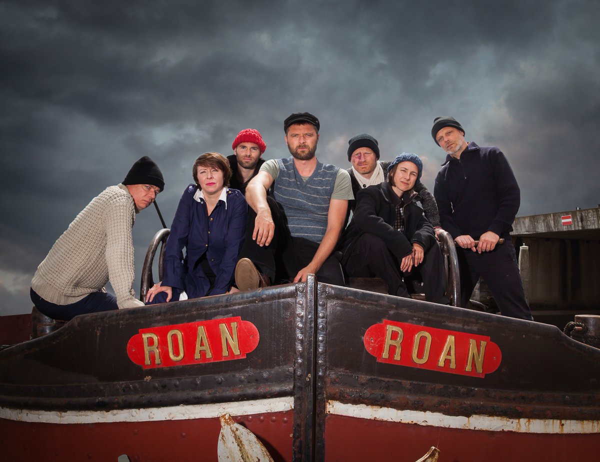 Ausdauer speelt De Eeuw van Ariane

Wat doe je als je een doos met liefdesbrieven vindt in je schip? Op intieme wijze maak je kennis met het leven aan boord met het schip als decor. 

za 29 juni 15.00 en 20.00 uur
zo 30 juni 13.30 en 17.00 uur

simmerdeis.nl/programma/ausd…