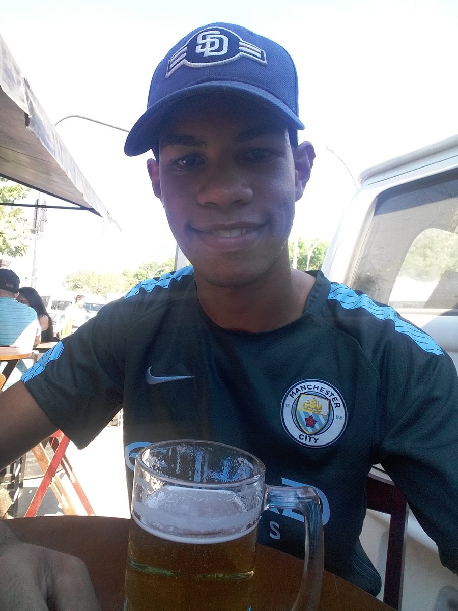 BXNVS7's tweet photo. Graças a Deus pela 19° vez venho comemorando mais um ano de vida 19 de muita responsa e história pra contar 👏🙌💥💢 https://t.co/IOmKToFTHC