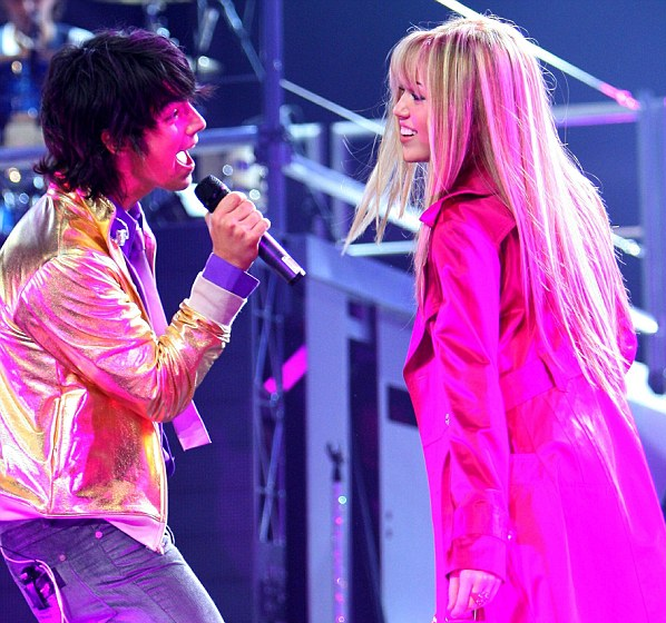 milesangels's tweet image. we stan this friendhsip