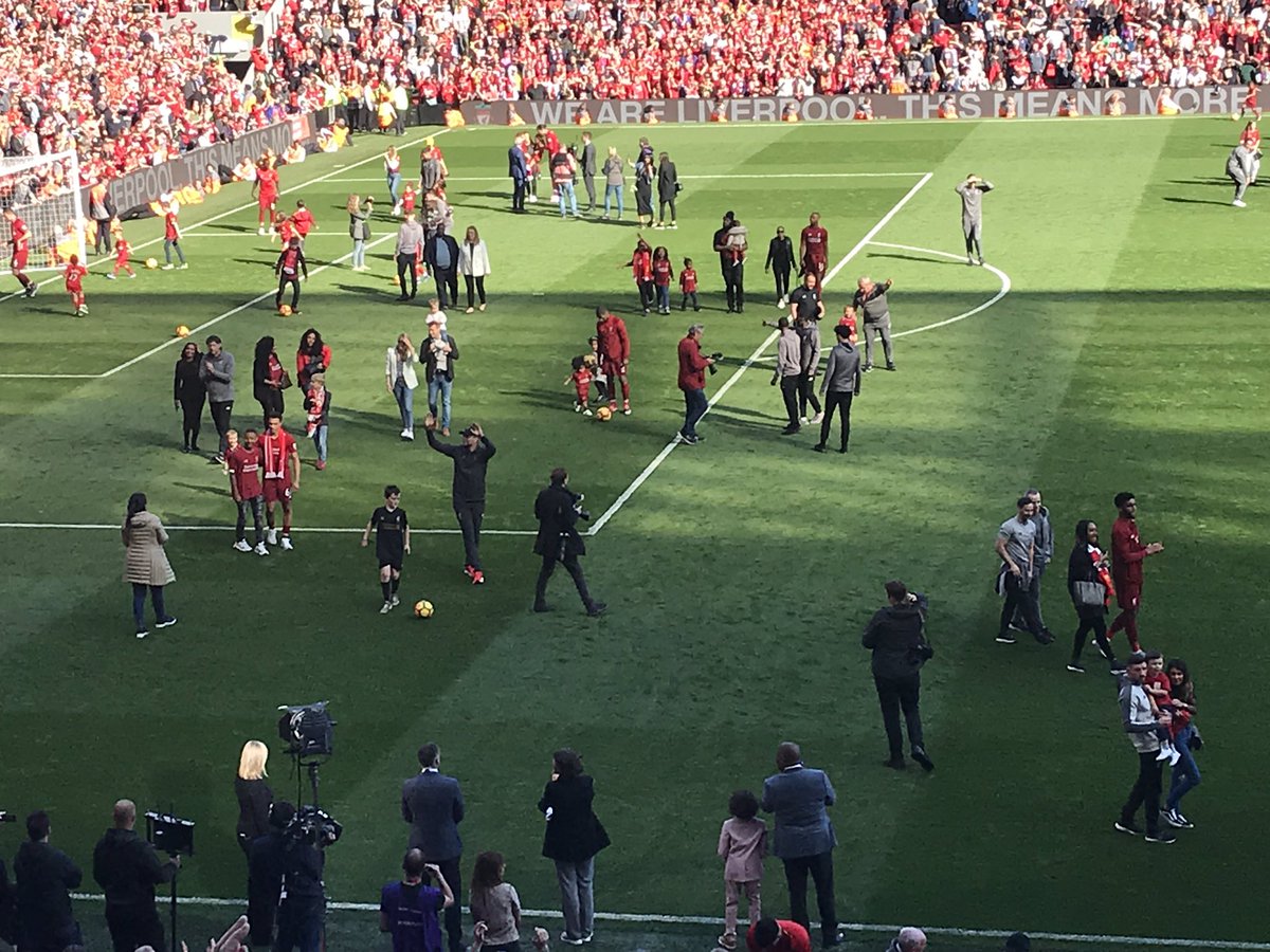 jillyanmurphy's tweet photo. Golden Glove and Golden Boot Awards for Becker, Salah and Mane. #LFC https://t.co/bYQUdVrnfV