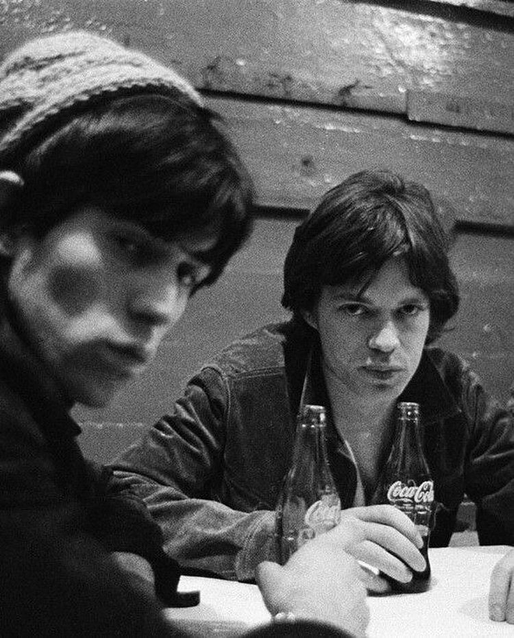 TimeinMusic's tweet photo. Mick Jagger and Keith Richards met when they both enrolled at Wentworth Primary School, in Dartford, Kent, in 1951. https://t.co/tu2zsmn05h